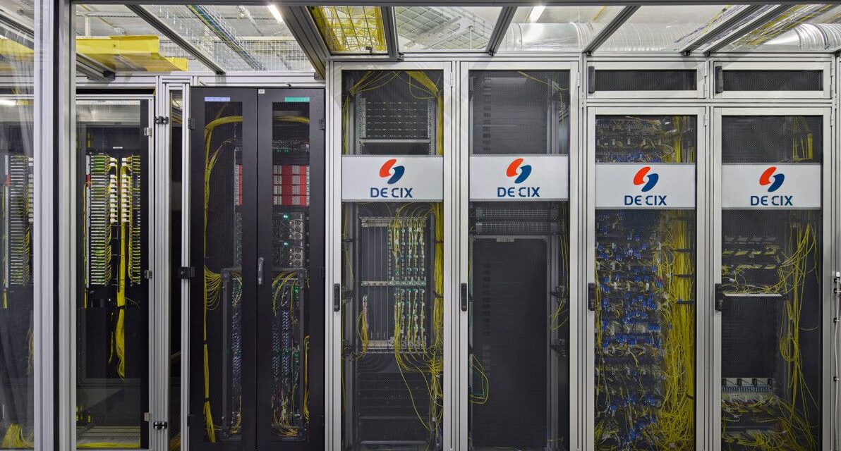UAE-IX powered by DE-CIX: Upgrade brings 400 Gigabit Ethernet access to the Middle East
