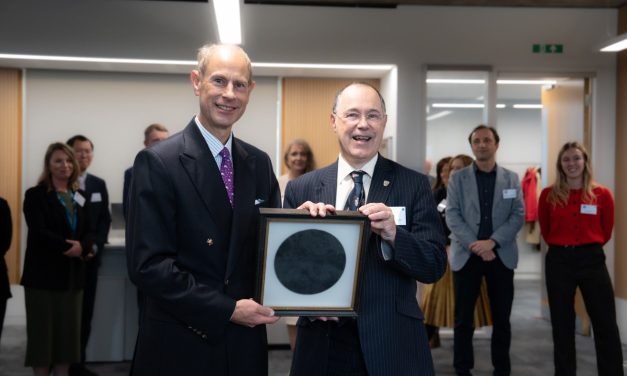 Duke of Edinburgh shines a light on silicon photonics during visit to CORNERSTONE and University of Southampton