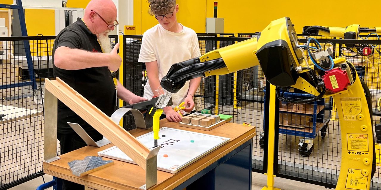 FANUC supports government’s drive to invest in apprenticeships