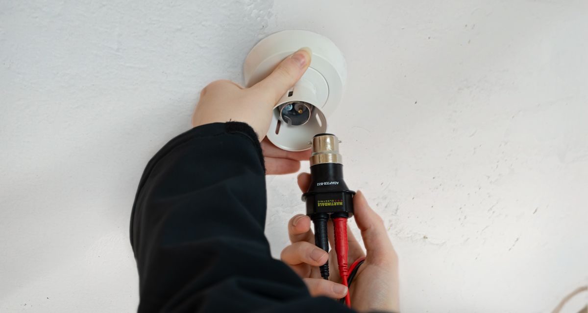 Martindale Electric introduces new lamp socket adaptor kit