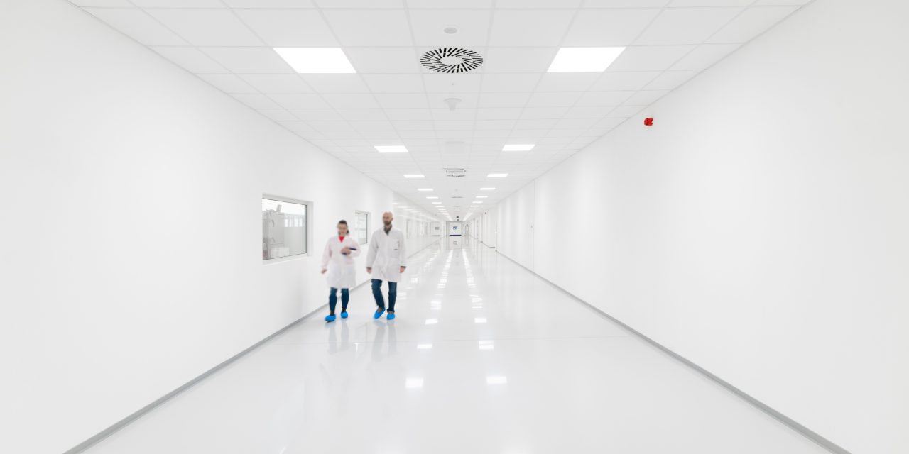 E-mobility in the best light: Zumtobel illuminates InoBat’s new battery cell production facility