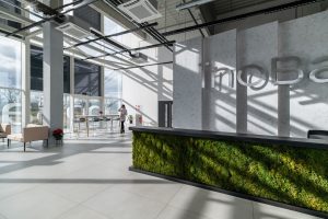 ZL 2403 IN SK 24 INOBAT Bratislava E-mobility in the best light: Zumtobel illuminates InoBat’s new battery cell production facility