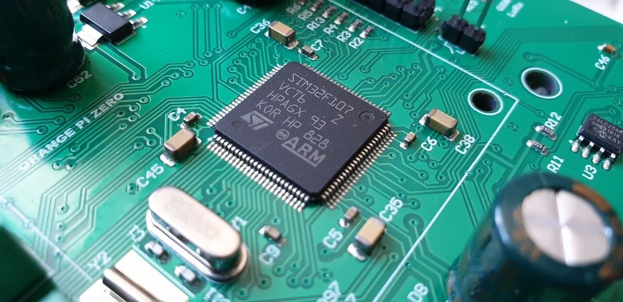 What Training can I get in the Electronics Industry
